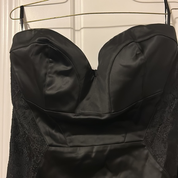 Black Sweetheart Neckline Dress in Satin Size L NWT - Picture 2 of 8